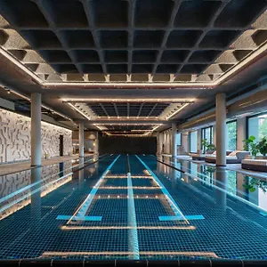 Mix Brussels --gym & Wellness For Adults Only-- מלון