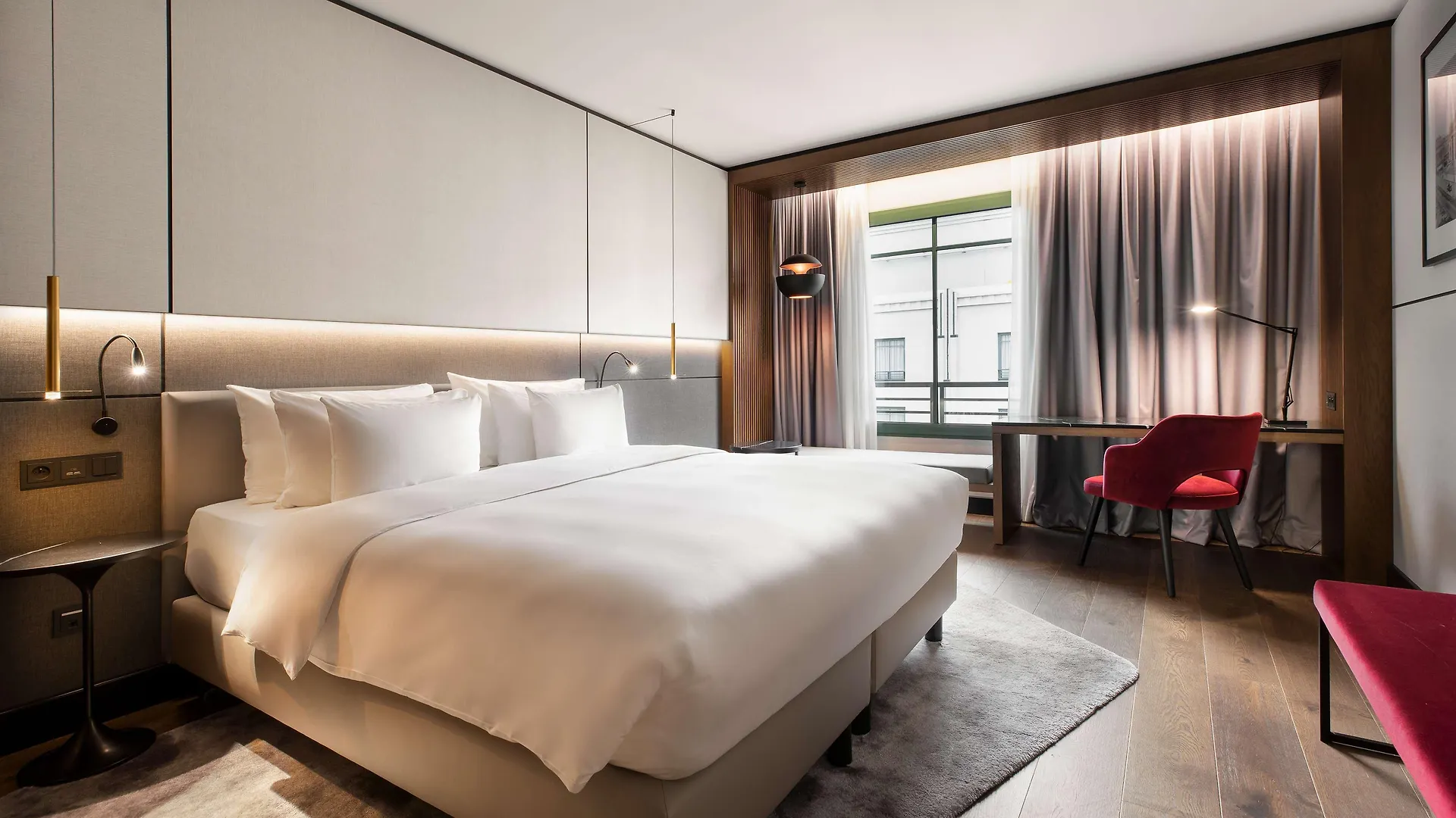 Radisson Collection Grand Place Brussel 5*,