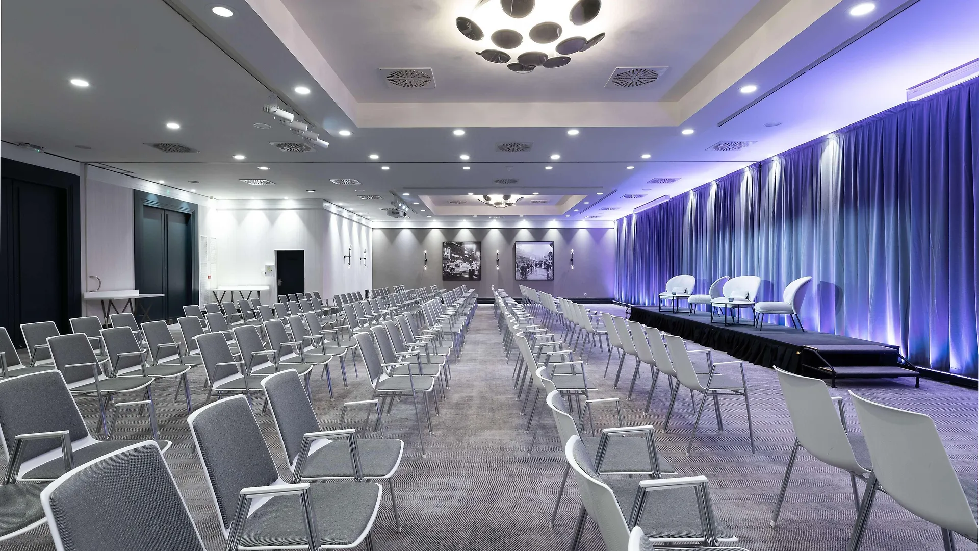Radisson Collection Grand Place בריסל 5*,  בלגיה