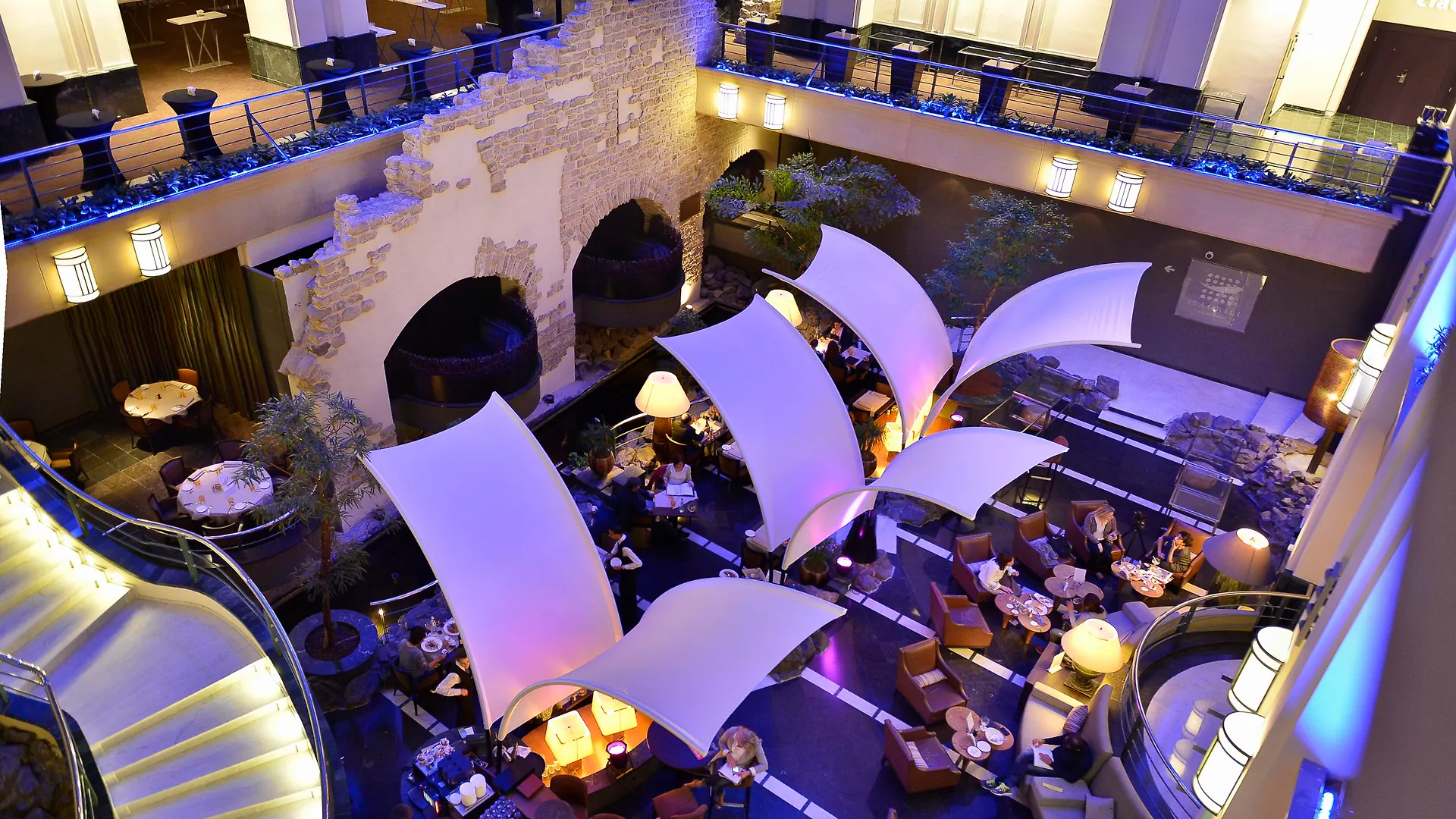 Radisson Collection Grand Place Brussels 5*,