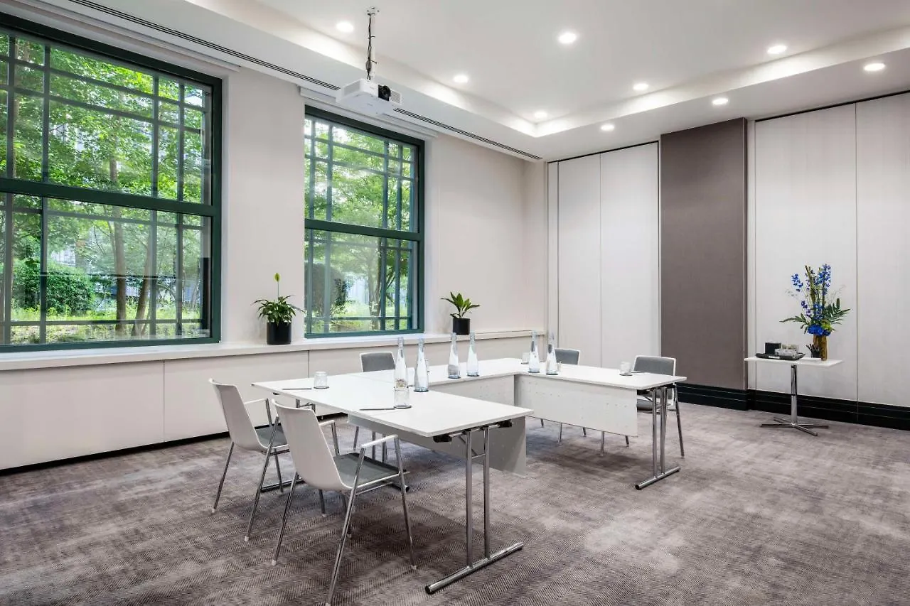 Radisson Collection Grand Place בריסל 5*,  בלגיה